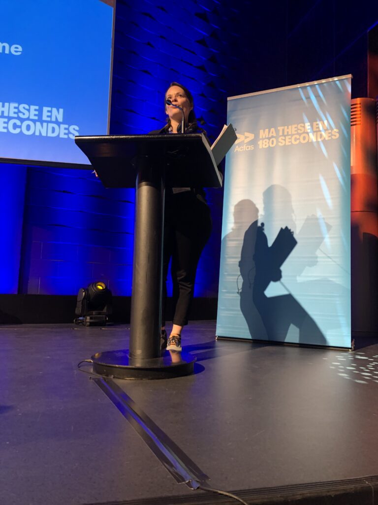 Sabrina Giroux giving the participants a speech / Sabrina Giroux adresse un discours aux participants